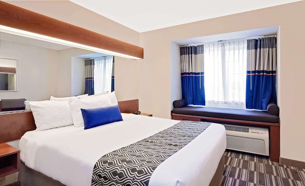 Microtel Inn & Suites by Wyndham Middletown - photo 10