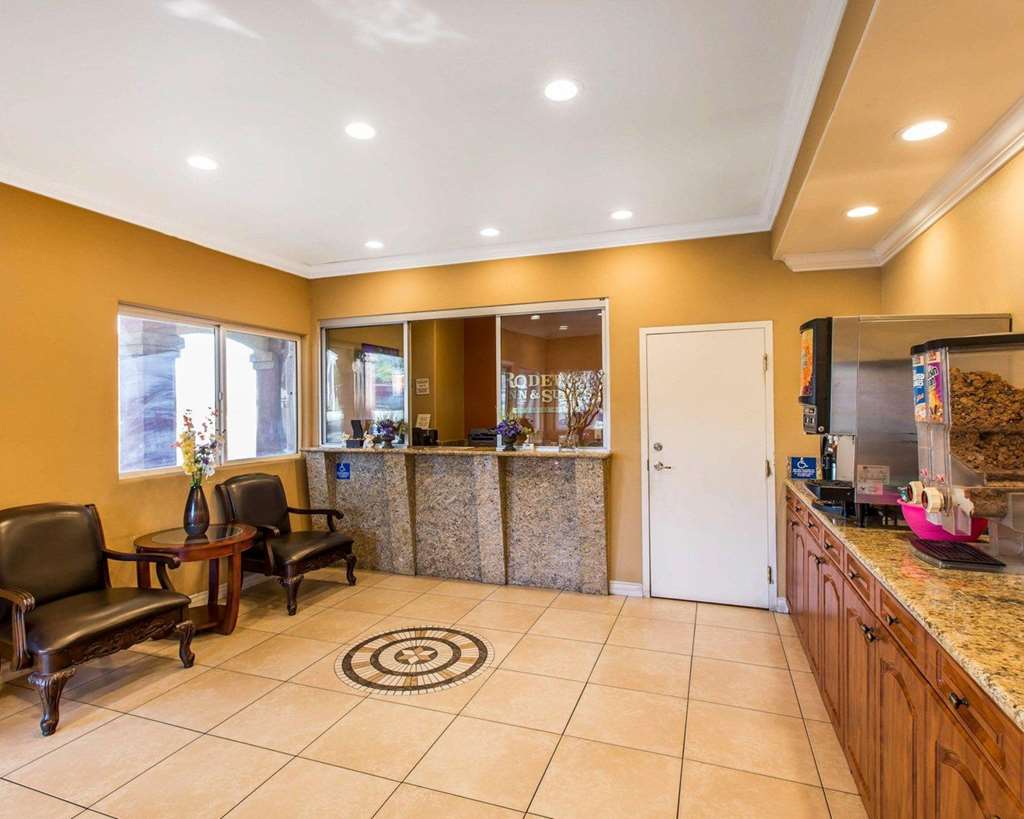 Rodeway Inn & Suites Corona - photo 4