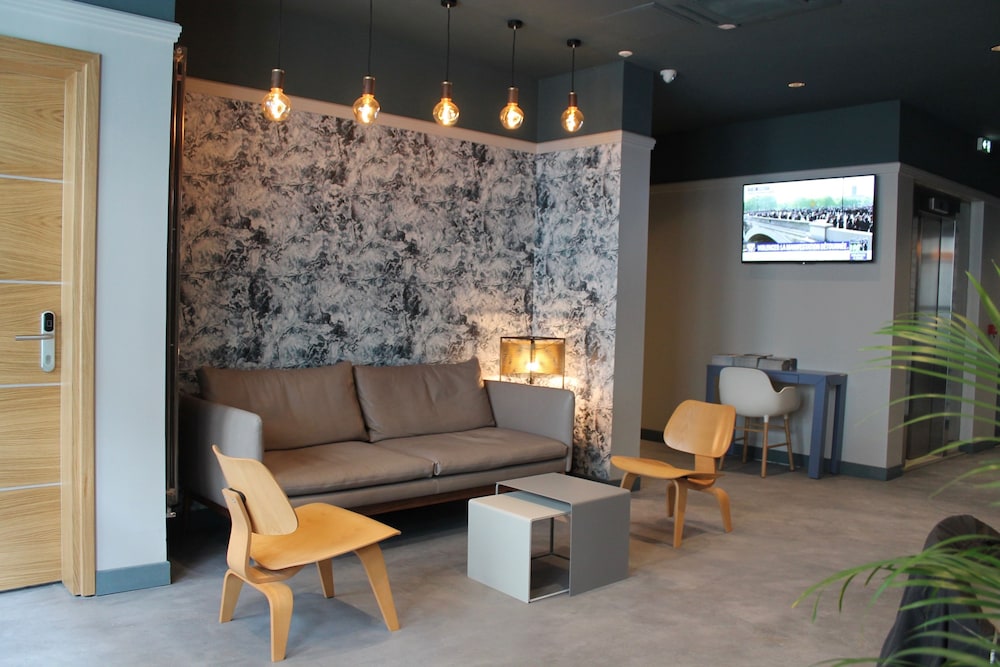 Appartements Paris Boulogne — 4-Star Luxury Hotel in Paris, France