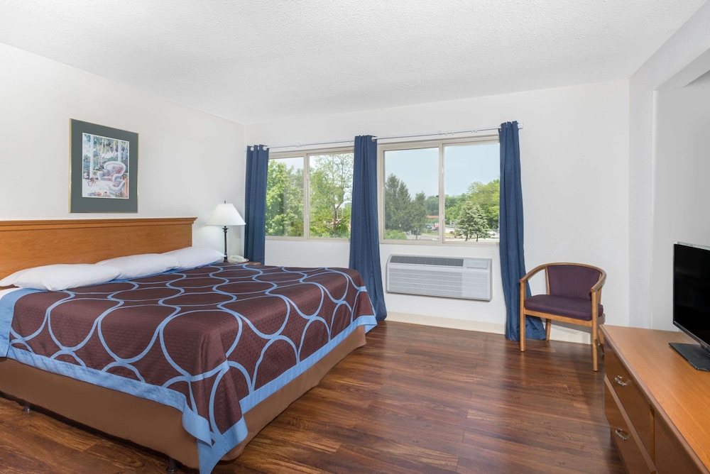 Super 8 by Wyndham Kingston - photo 10