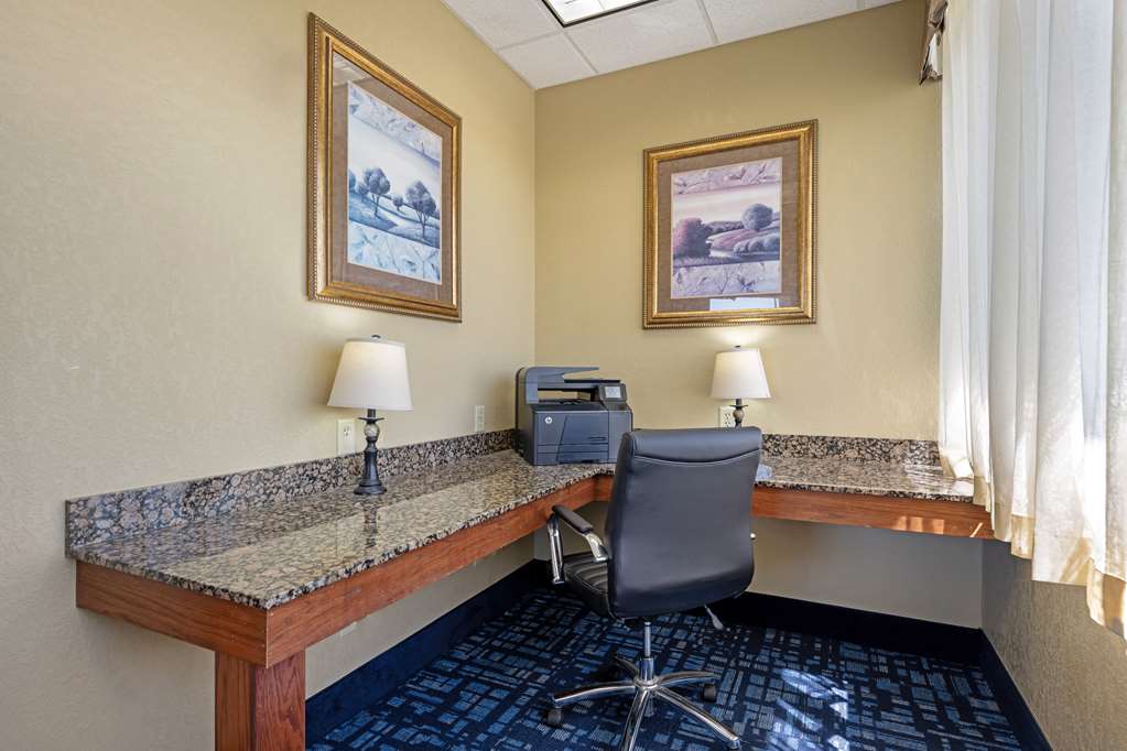Best Western Plus Mid Nebraska Inn & Suites - photo 9