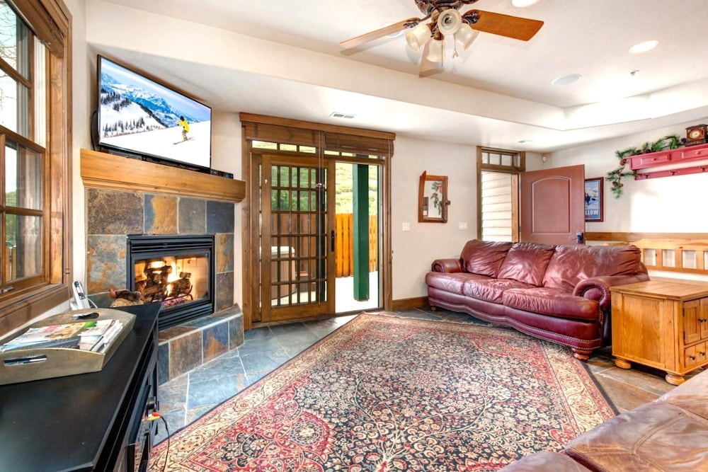 KBM Resorts Walk to Lifts and Main St Rent 1416 and 1418 Townhomes together Pri Hot tub PPS 1418 - photo 5