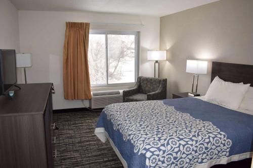 Super 8 by Wyndham Grand Island South - photo 10