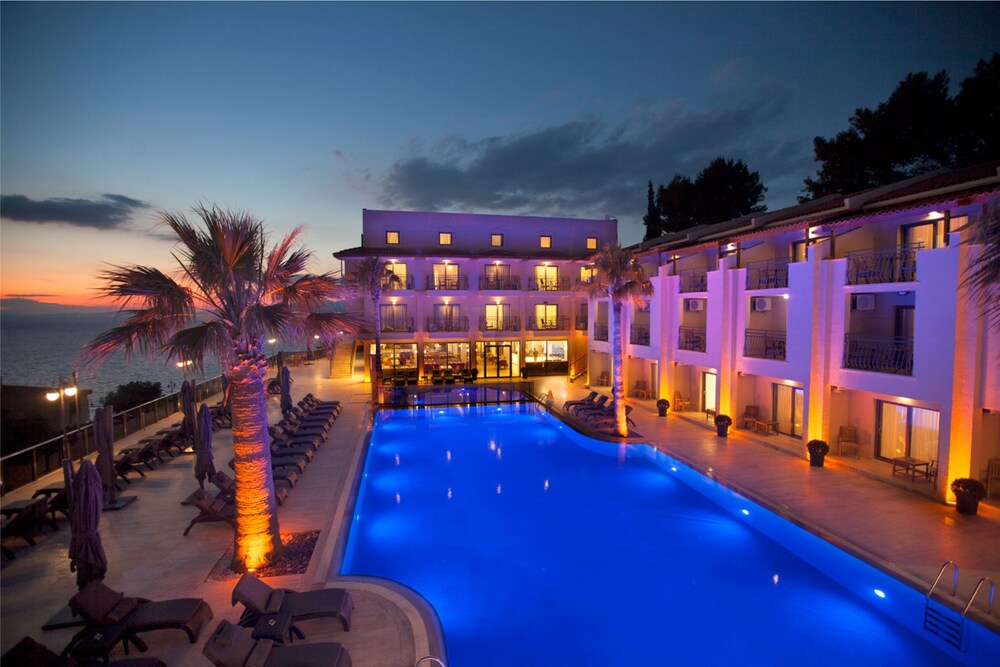 Neopol Hotel Deluxe in Kusadasi, Turkey