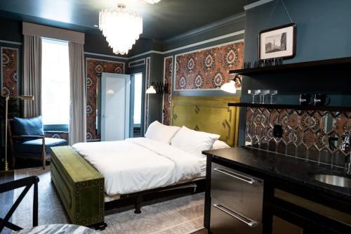The Gas Lamp Hotel 1BR Adams - photo 6