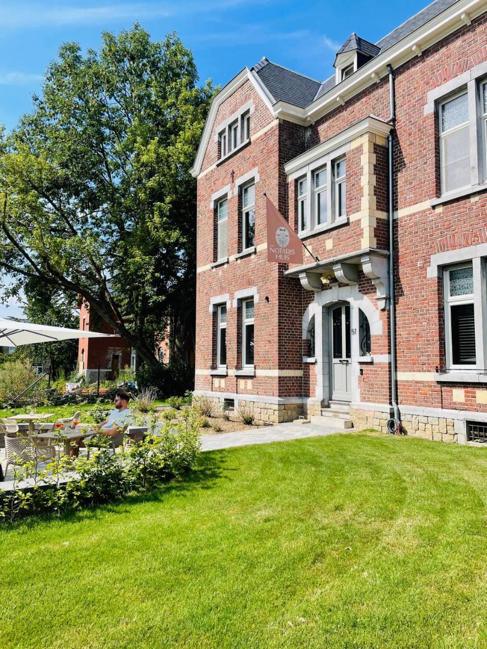 Bie D'r Notaire — 4-Star Luxury Hotel in Sint-Pieters-Voeren, Belgium