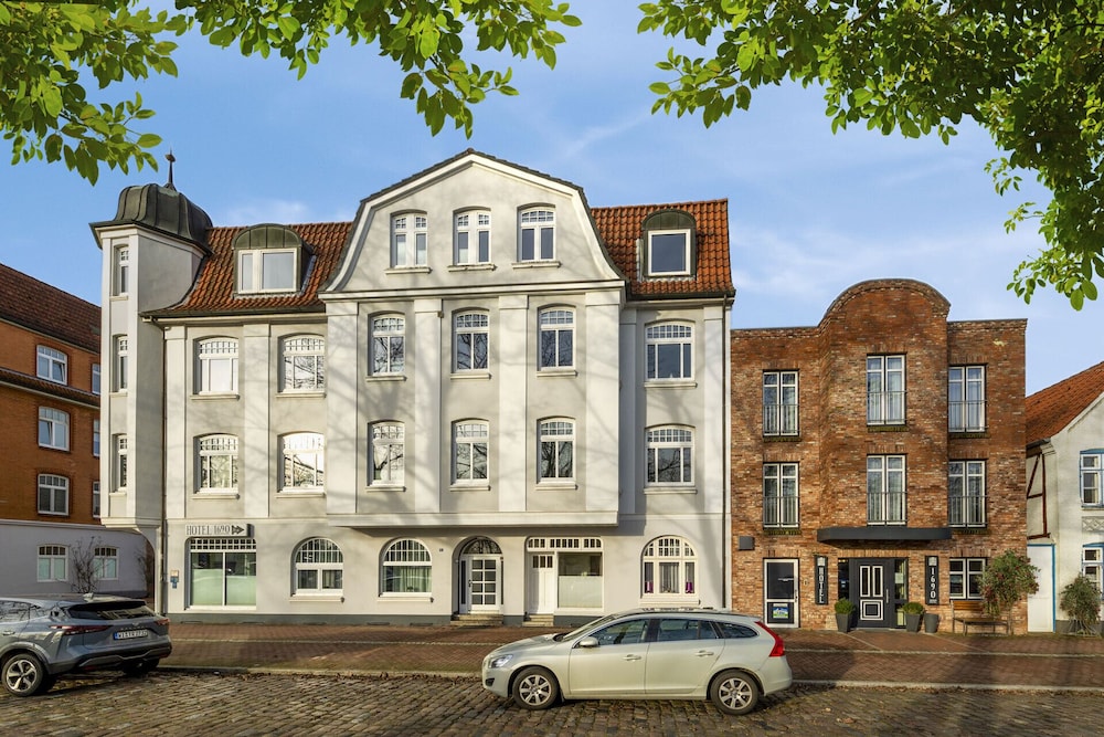 Designhotel 1690 & Apartments — 4-Star Luxury Hotel in Rendsburg, Germany