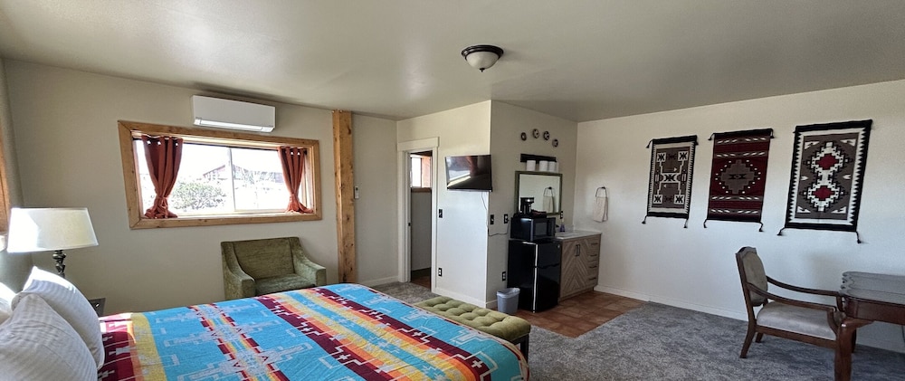 The Rim Rock Inn - photo 42