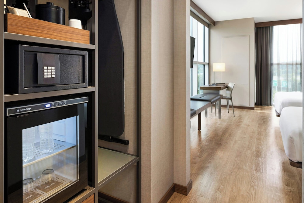 AC Hotel by Marriott Minneapolis West End - photo 25