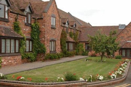 The Pear Tree Inn & Country Hotel in Worcester, United Kingdom