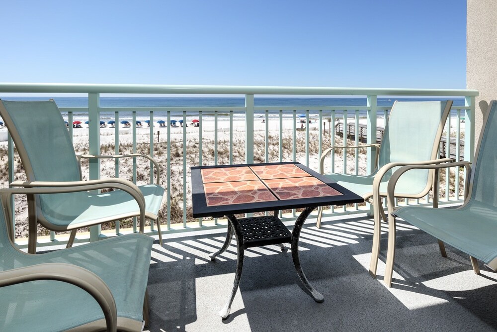 Pelican Isle 215 by RedAwning - photo 22