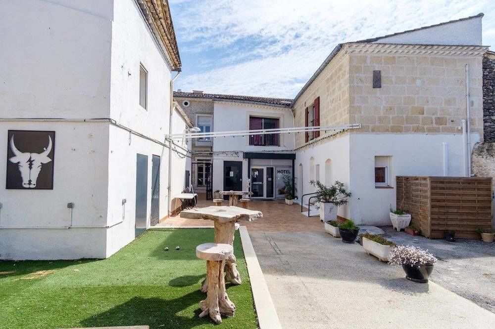 Hotel Le Cheval Blanc — Uchaud
