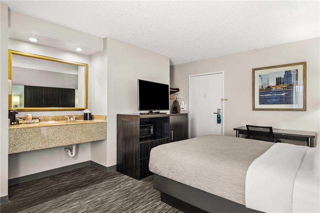 Quality Inn Jacksonville Orange Park near Naval Air Station - photo 18