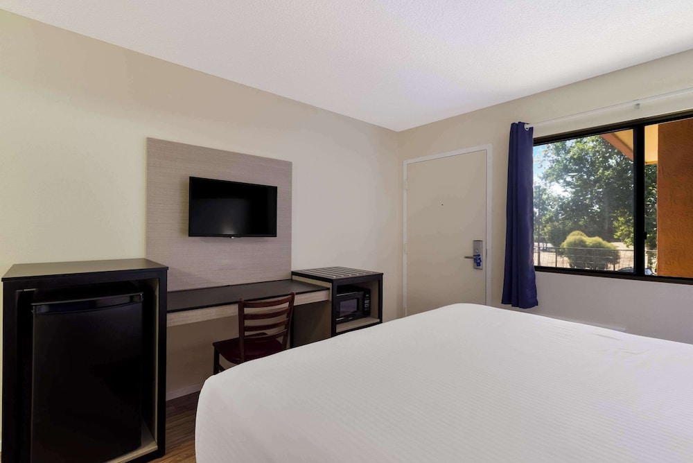 Rodeway Inn Livermore - photo 15