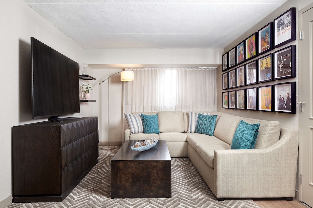 DoubleTree Suites by Hilton Nashville Airport - photo 16