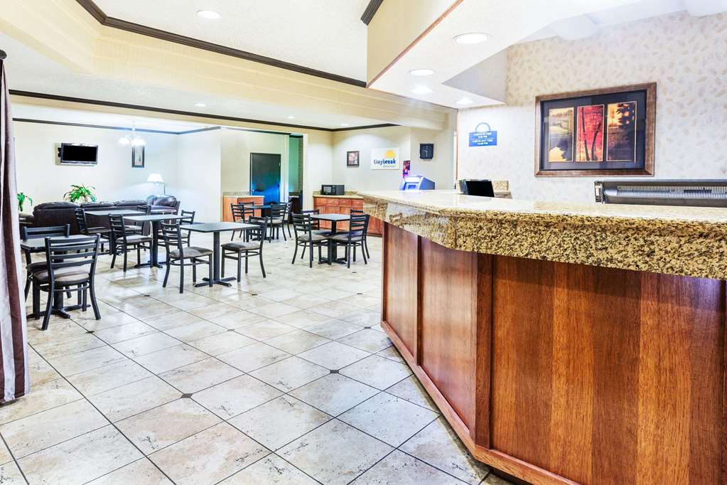 Days Inn & Suites by Wyndham Vancouver - photo 3