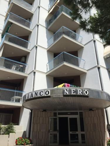 Bianco Nero fronte mare — 4-Star Luxury Hotel in Lignano Sabbiadoro, Italy