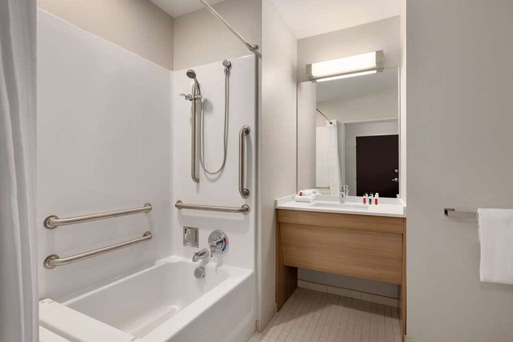 Microtel Inn & Suites by Wyndham Gambrills - photo 15