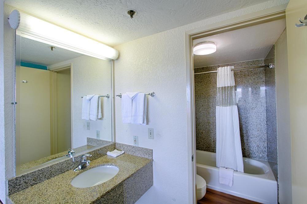 Ramada San Diego Mission Valley - photo 15