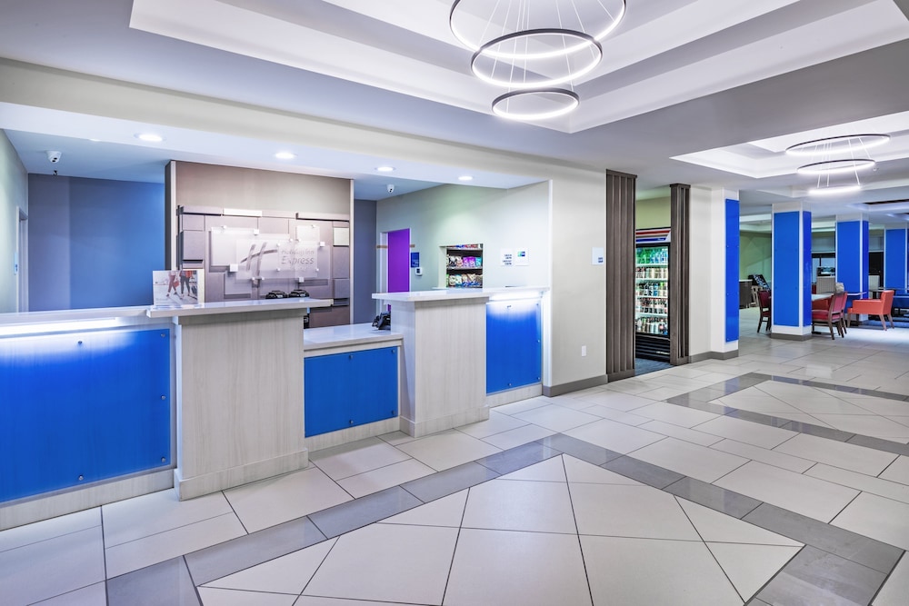 Holiday Inn Express Hotel and Suites Pryor by IHG - photo 40