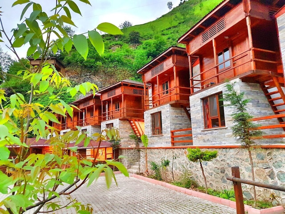 Naliya Otel Restaurant in Camlihemsin, Turkey