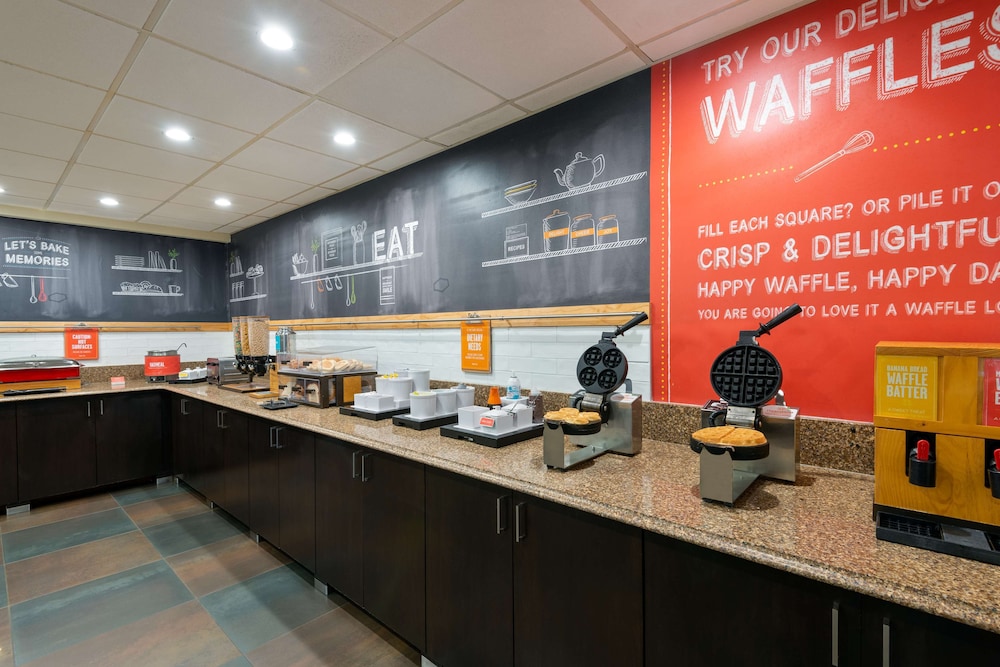 Hampton Inn Buffalo Airport Galleria Mall - photo 20