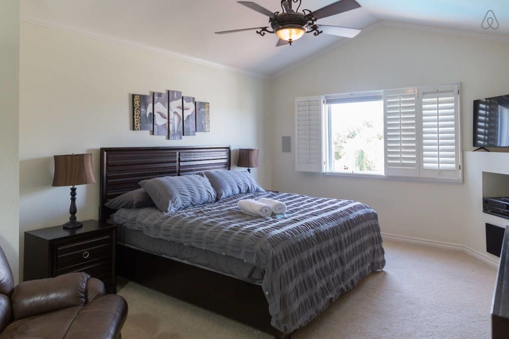 Luxurious 4BR 9m to Las Vegas Strip - photo 9