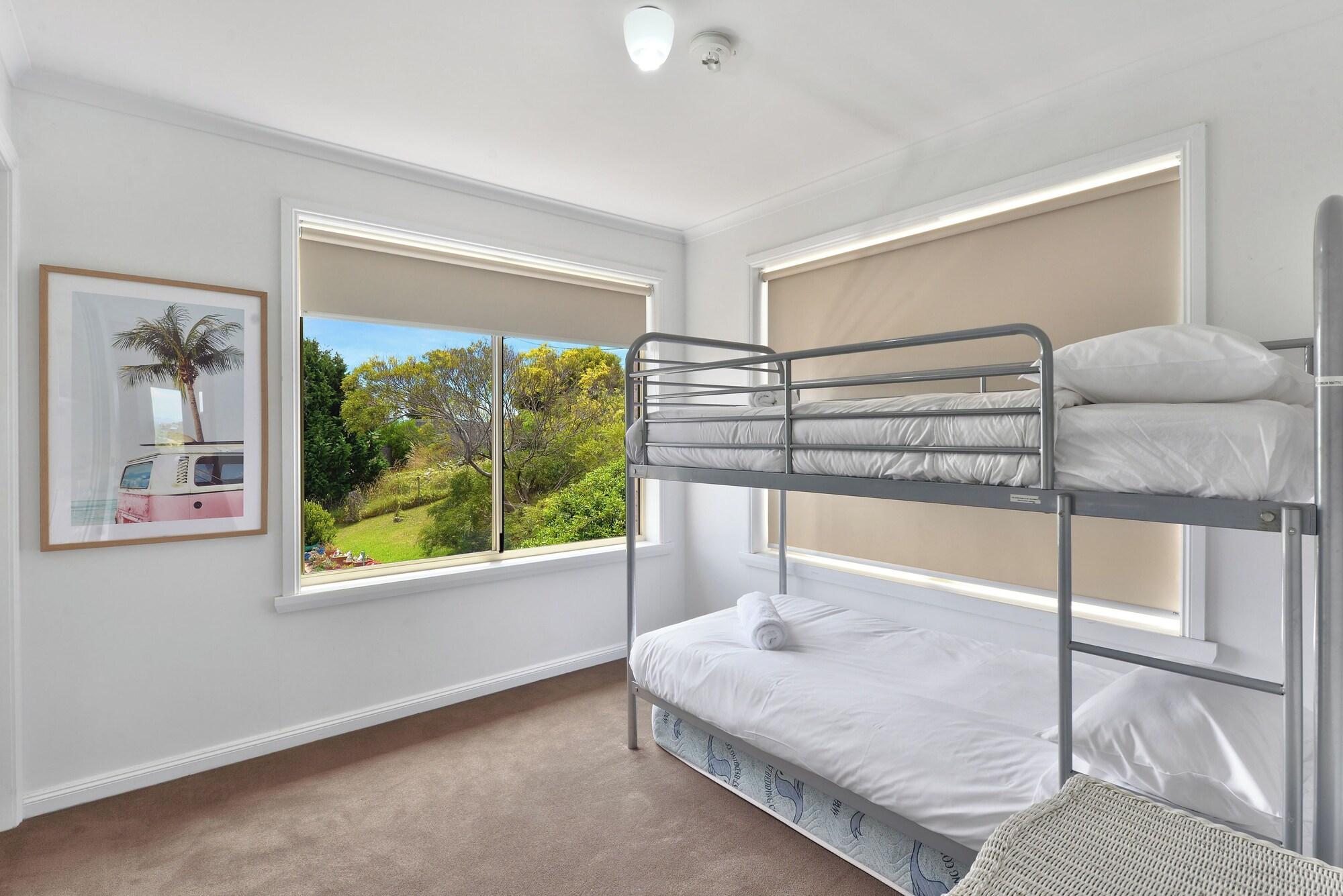 Kiama Sunset On George’s in St Helens, Australia