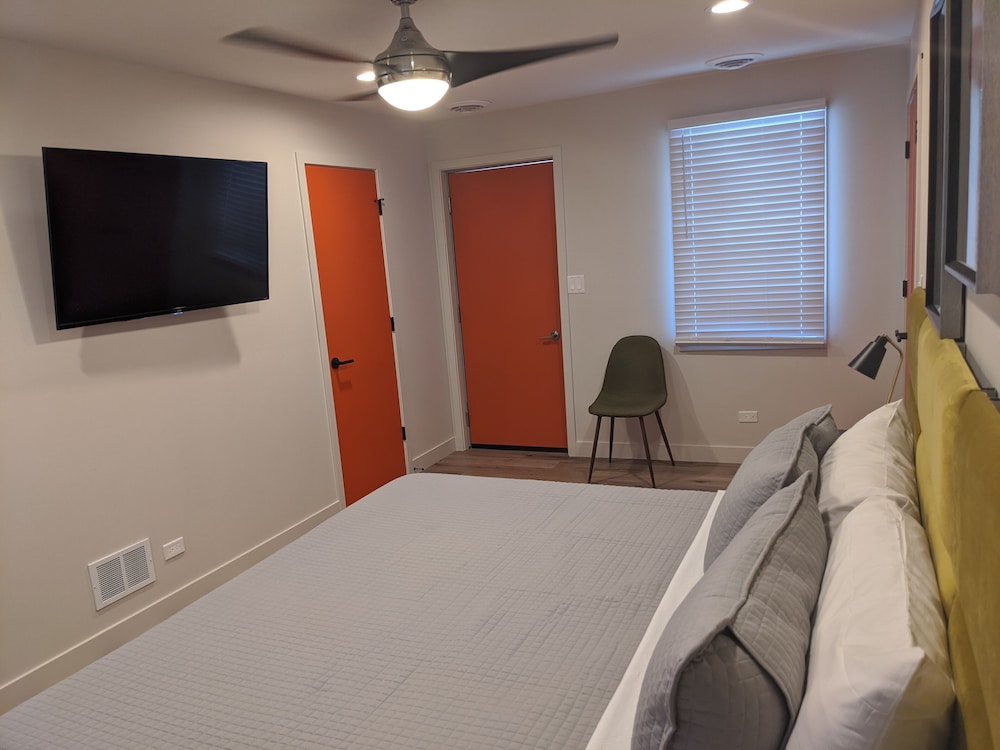 4411 Inn & Suites - photo 5
