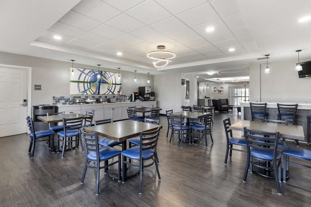 Best Western Plus MidAmerica Hotel - photo 36