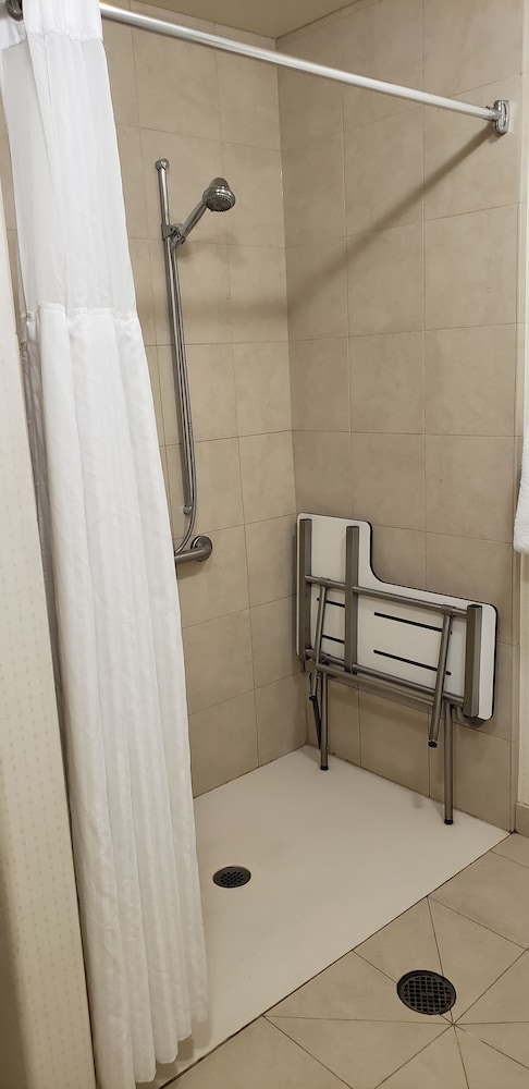 Hilton Garden Inn San Bernardino - photo 36