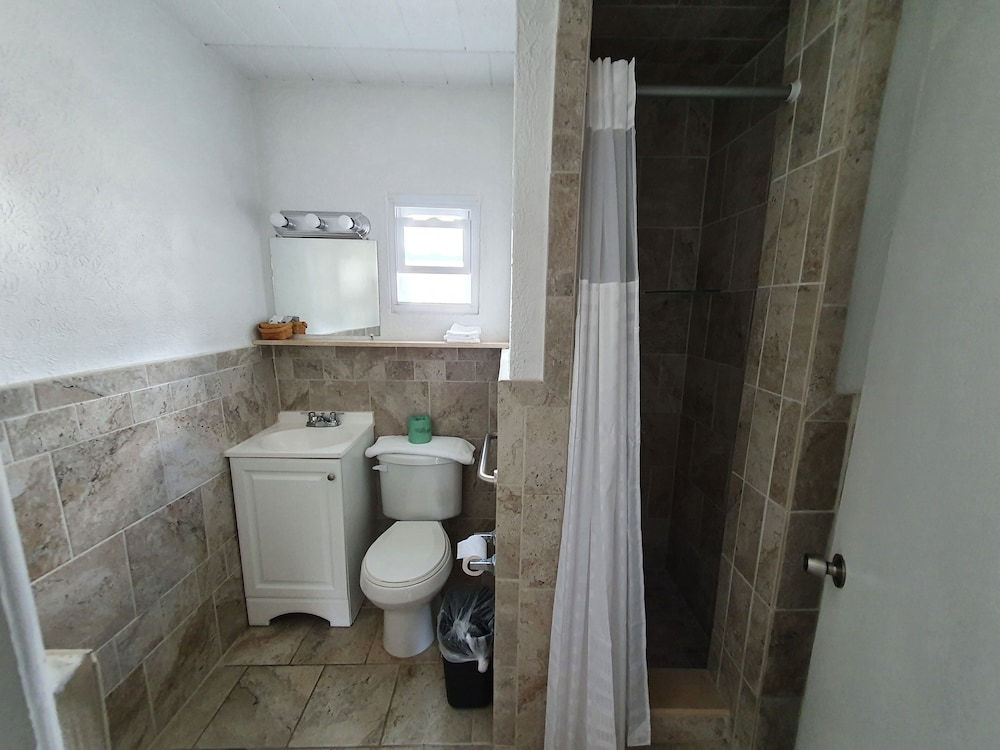 The Coral Sands Motel - photo 41
