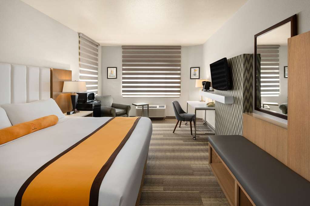 Hotel Marguerite Anaheim Garden Grove Trademark Collection by Wyndham - photo 31