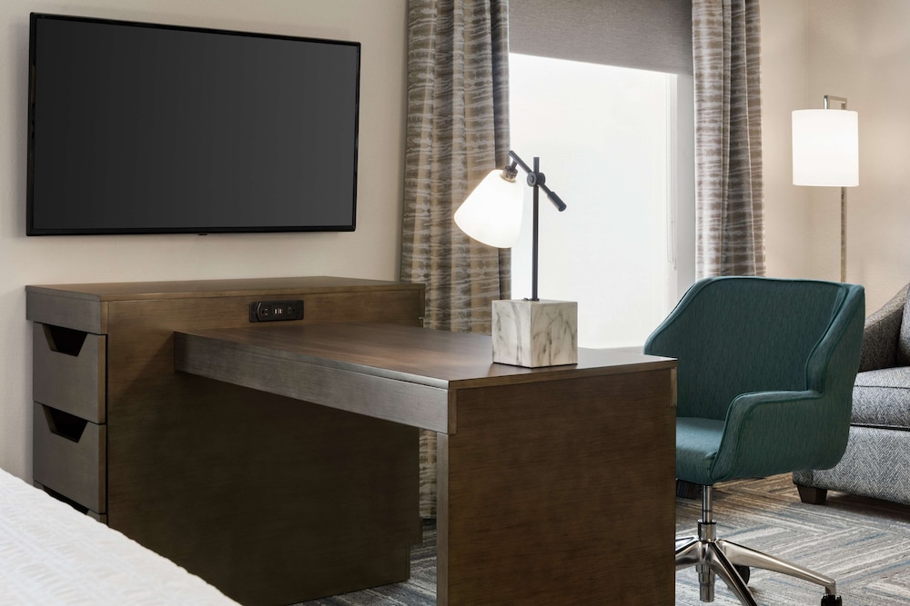 Hampton Inn & Suites Salisbury Fruitland - photo 10