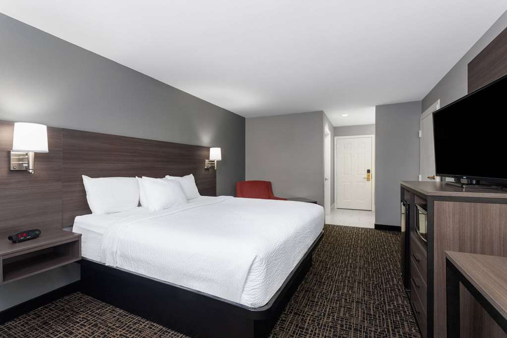 Ramada by Wyndham Sellersburg Louisville North - photo 29