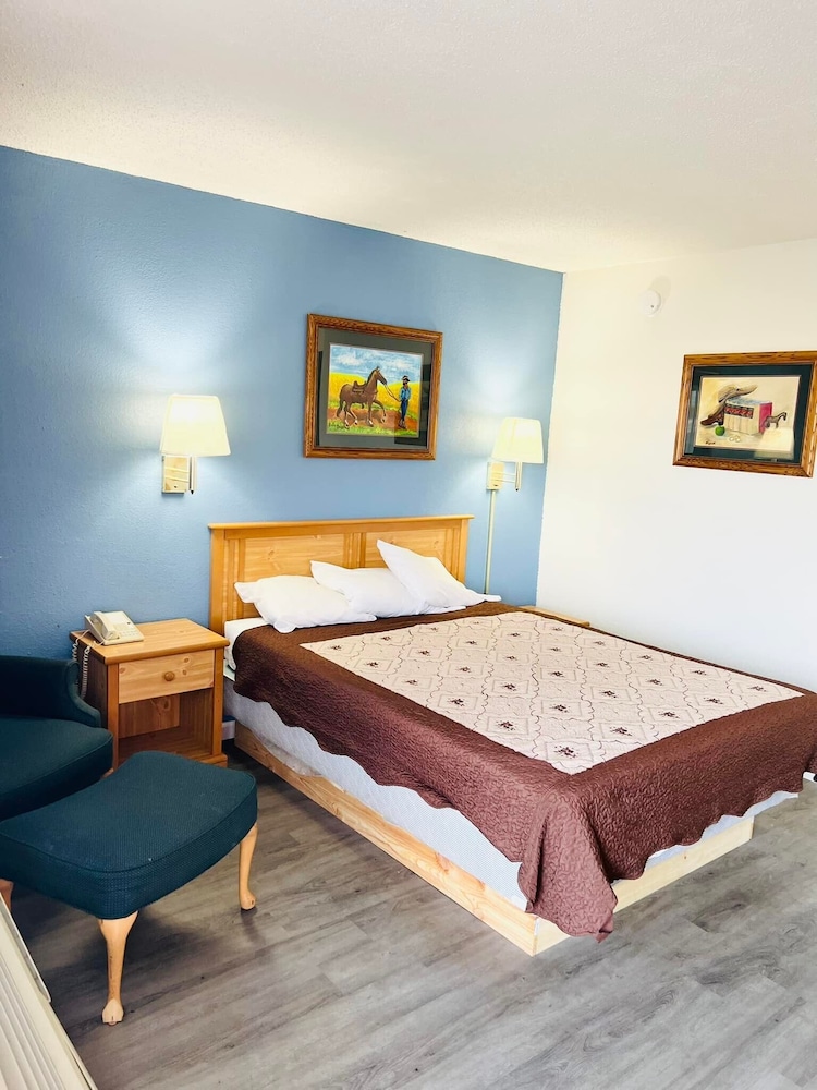 Super 8 by Wyndham Fort Scott - photo 14