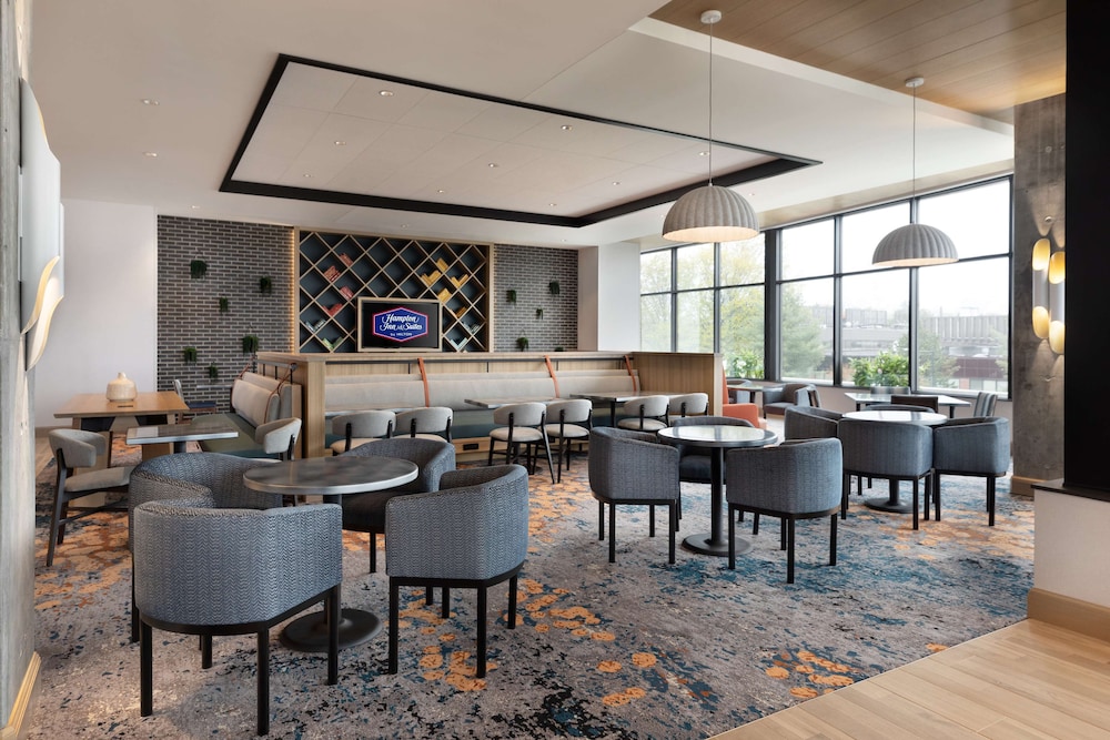 Hampton Inn & Suites Watertown Boston - photo 23