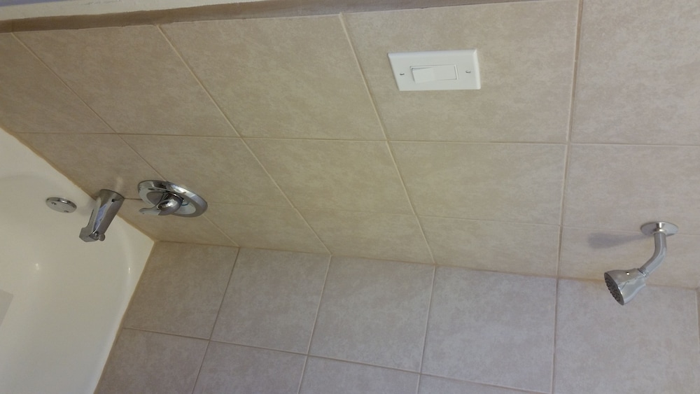 Tri State Inn - photo 11