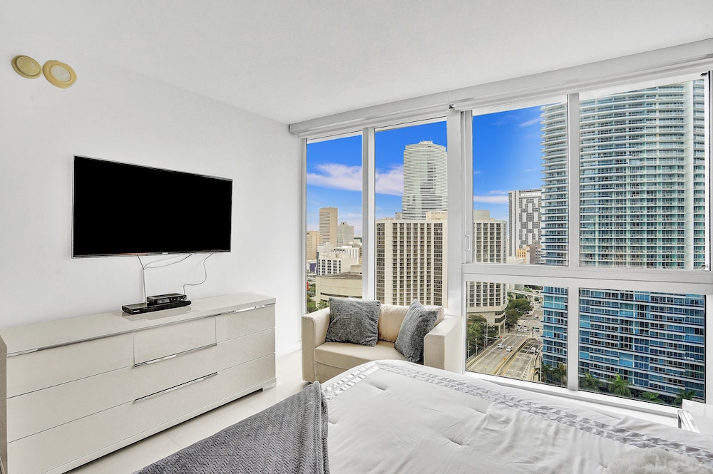 Sky City At Icon Brickell - photo 7