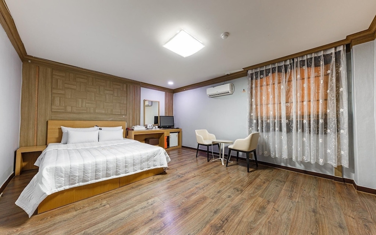 Gunsan Hotel MH in Gunsan, South Korea