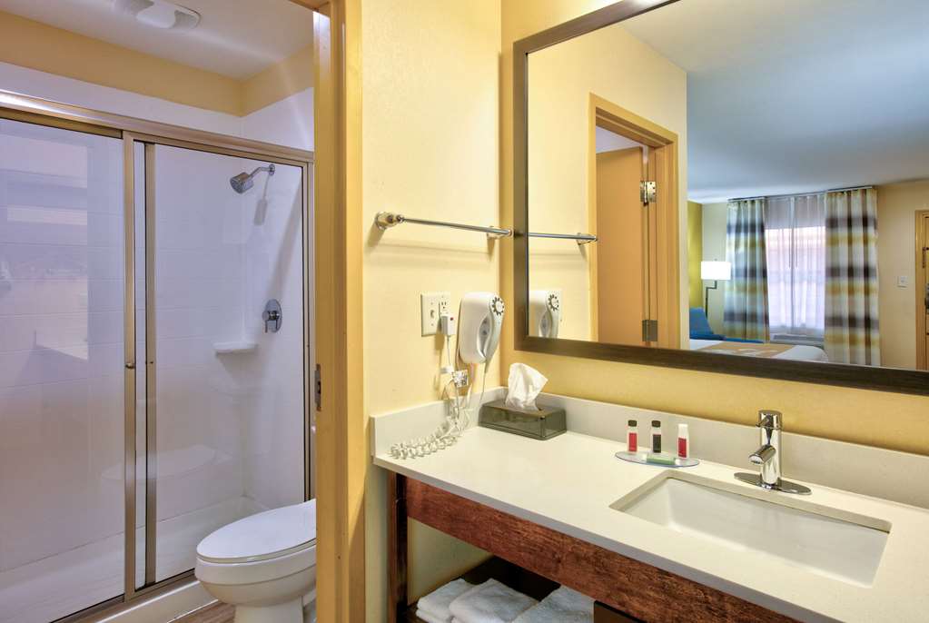 Days Inn by Wyndham Batesville - photo 26