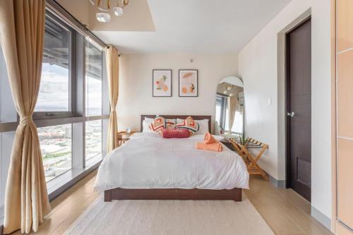 Executive 1 Bedroom with Pool Sauna Gym and More — 4-Star Luxury Hotel in Manila, Philippines
