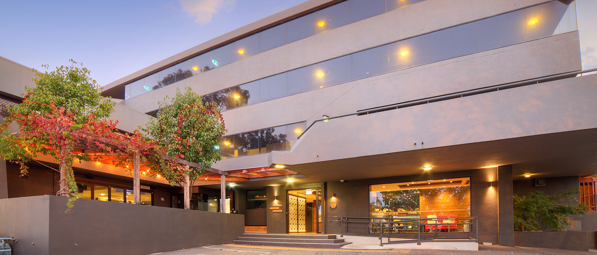 Apartments by Townhouse — 4-Star Luxury Hotel in Wagga Wagga, Australia