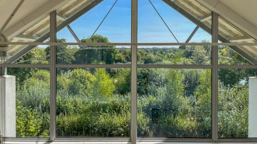 Muntjac Lodge — 4-Star Luxury Hotel in Stow On The Wold, United Kingdom