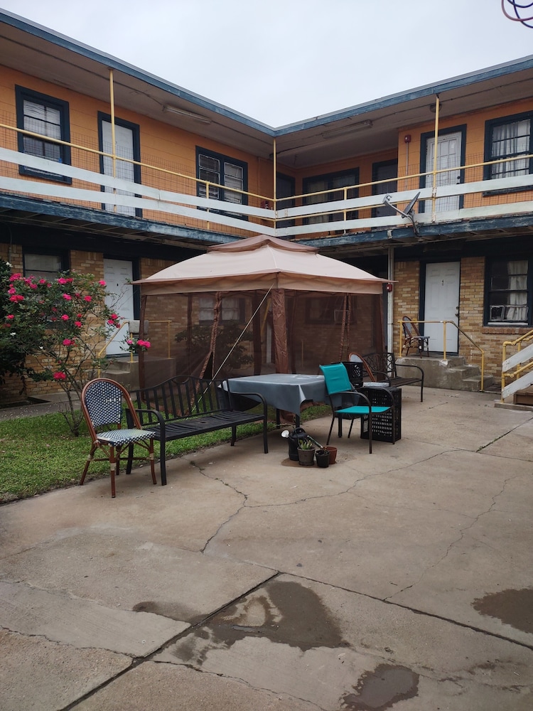 Rosenberg Motel - last minute hotel in Galveston