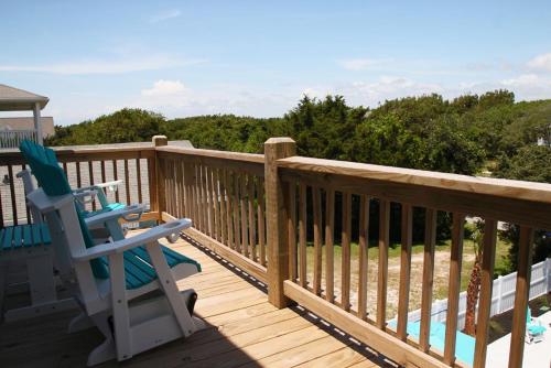 Porpoise Driven Life by Oak Island Accommodations - photo 33