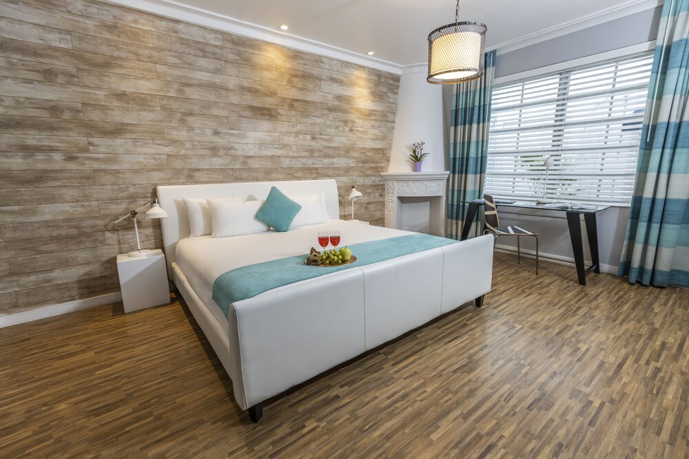 Chesterfield Hotel & Suites - photo 24