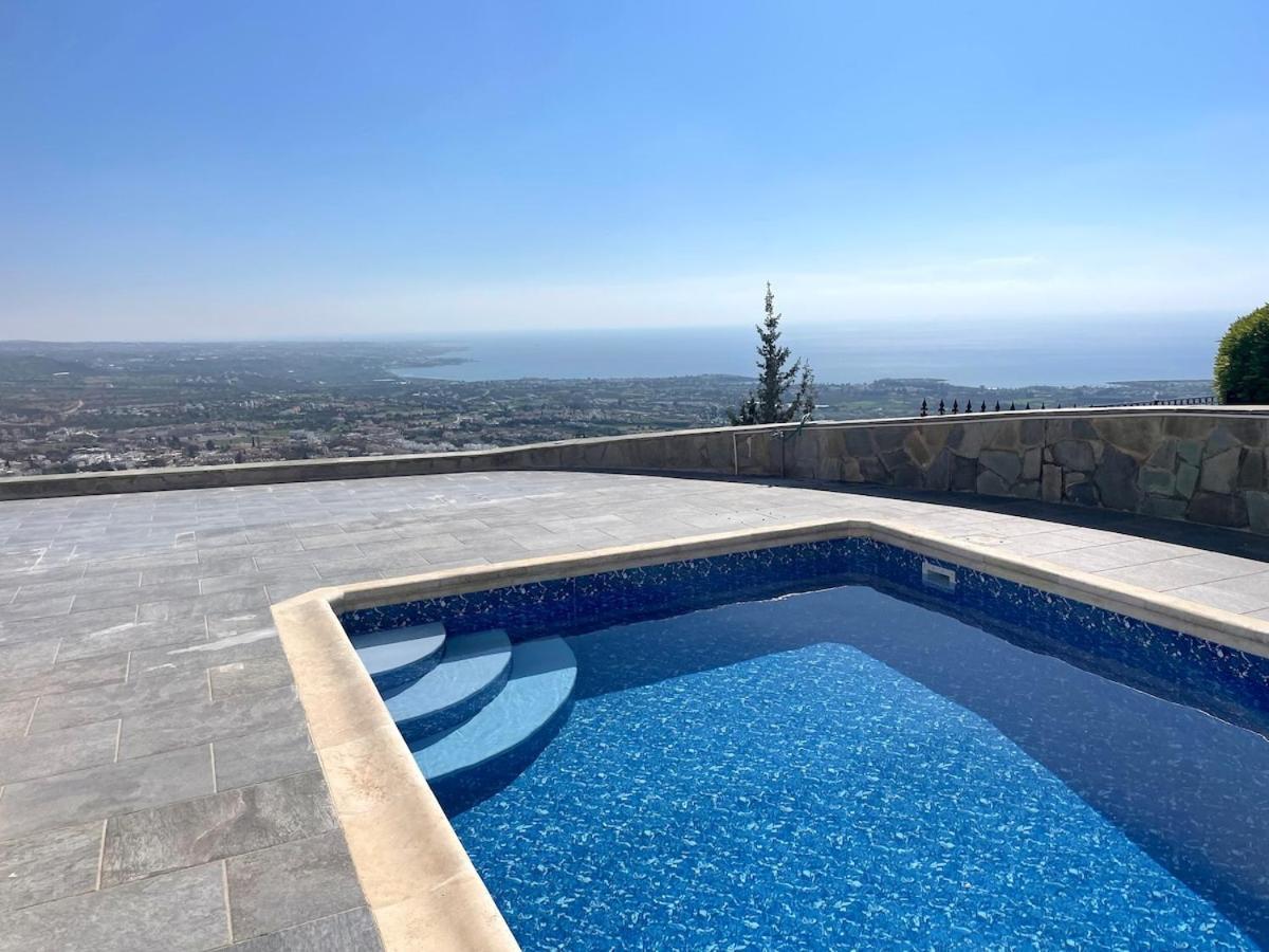 Stunning Sea View And Pool Villa the View