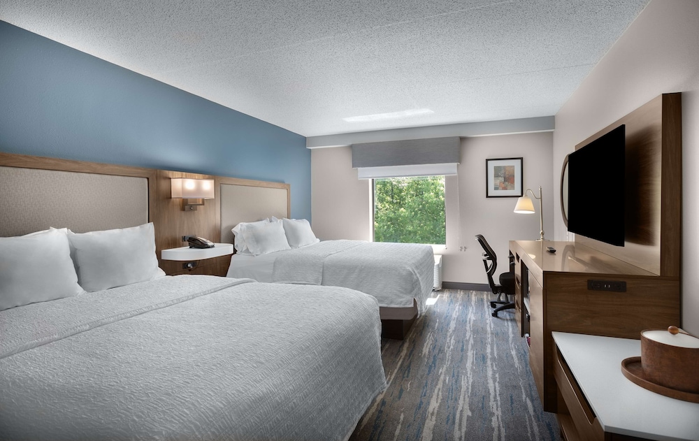 Hampton Inn Charlotte Belmont at Montcross - photo 7
