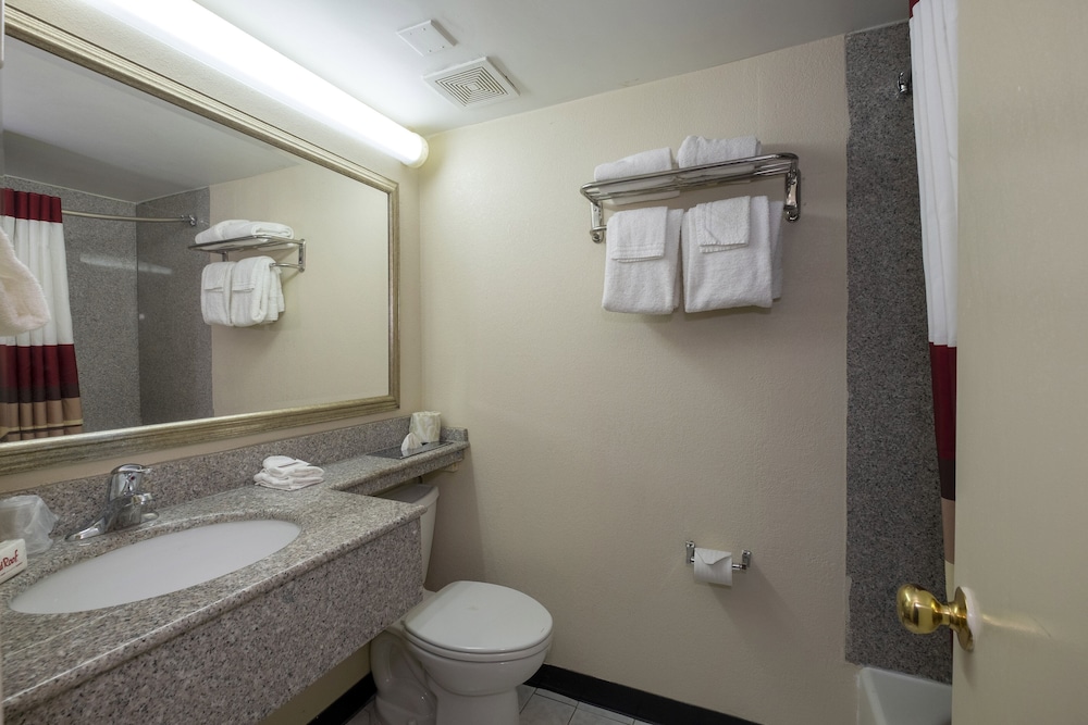 Red Roof Inn Warrenton - photo 25